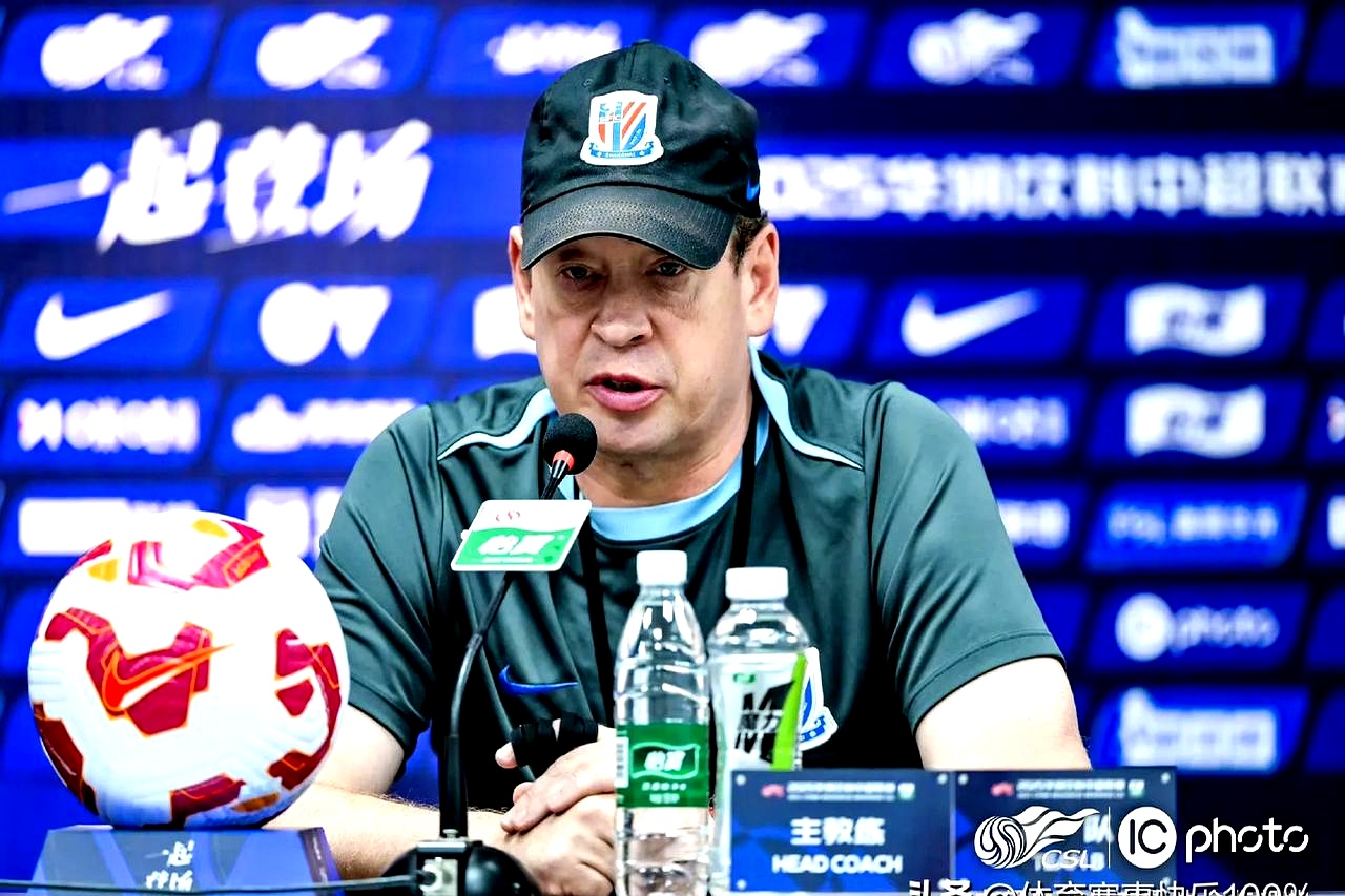 爱游戏必玩手游上海申花发布备战花絮，今晨扳平良机，荷甲任务艰巨，临场指挥获称赞的简单介绍